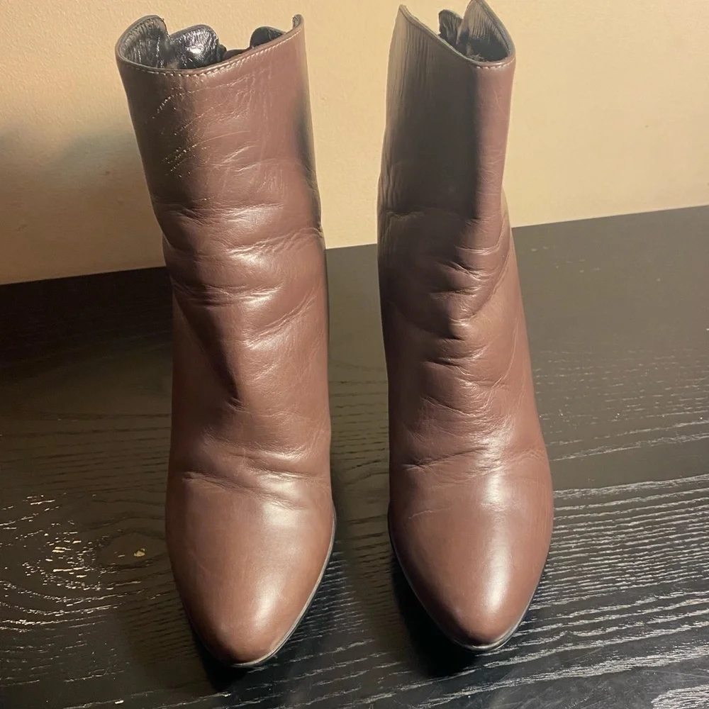 Aquatalia Reggae Two Tone Brown Leather Heeled Ankle Short Booties Size 6